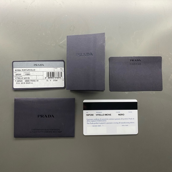 Authentic Prada Vitelli Move Wallet on Chain - Picture 6 of 6